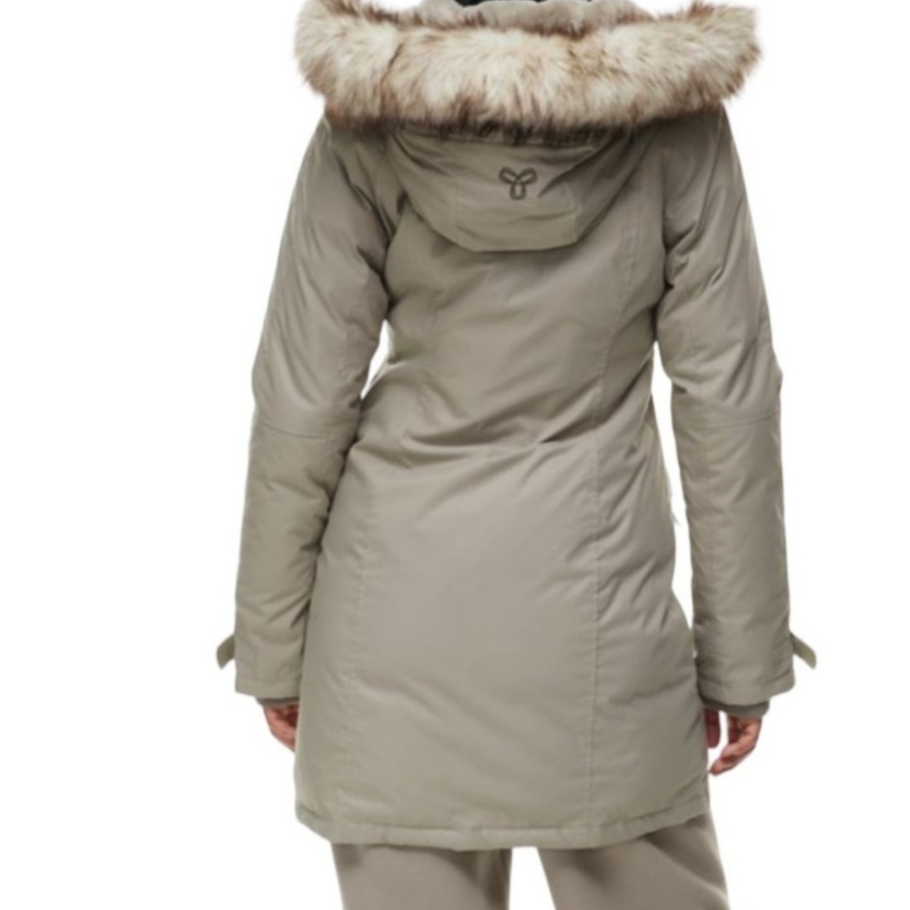 Aritzia / TNA The Summit Parka